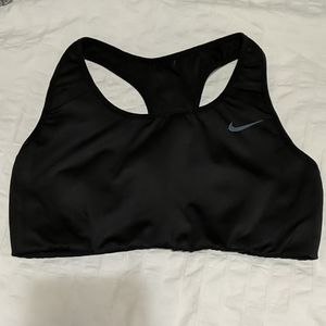 BLACK NIKE SPORTS BRA